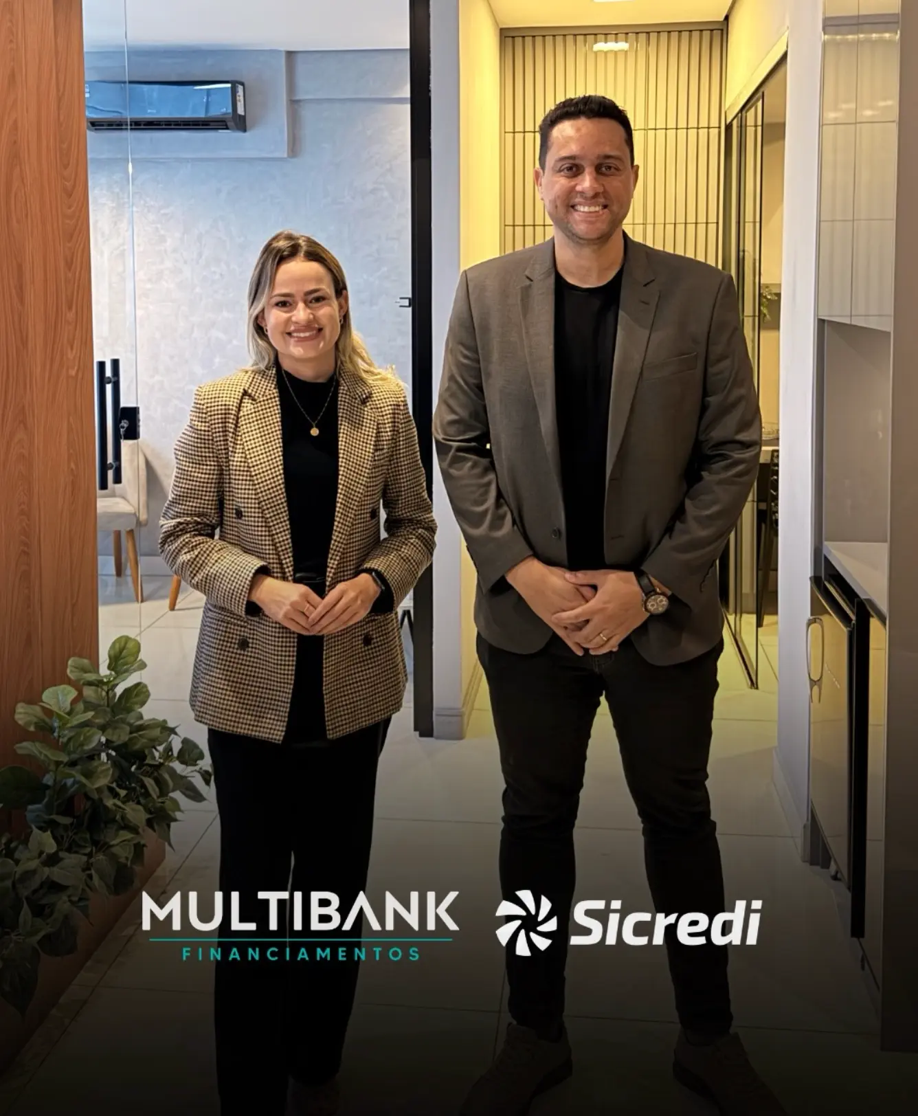 Representantes da Multibank e Sicredi no escritório